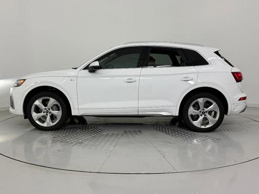 2022 Audi Q5 45 S line Premium Plus
