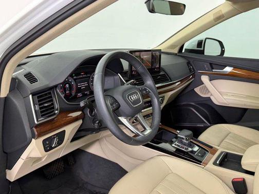 2022 Audi Q5 45 S line Premium Plus