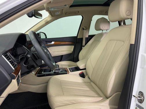 2022 Audi Q5 45 S line Premium Plus