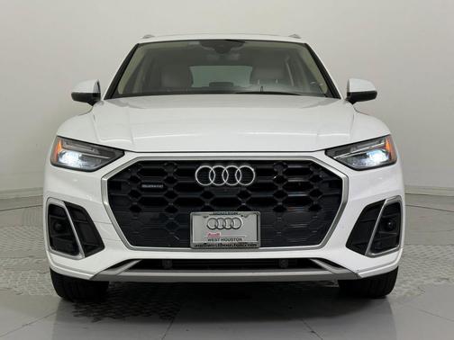 2022 Audi Q5 45 S line Premium Plus