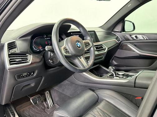 Carbon Black Metallic 2022 BMW X5 M50i