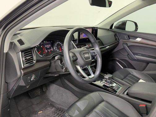 2022 Audi Q5 45 S line Premium