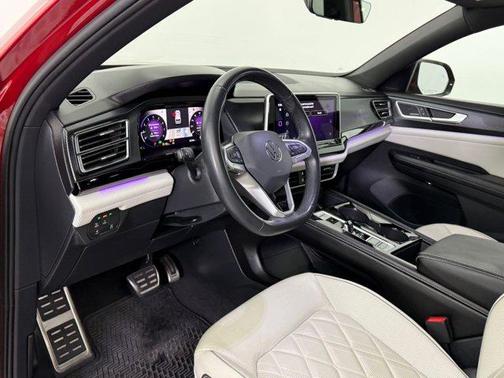 2024 Volkswagen Atlas Cross Sport 2.0T SEL Premium