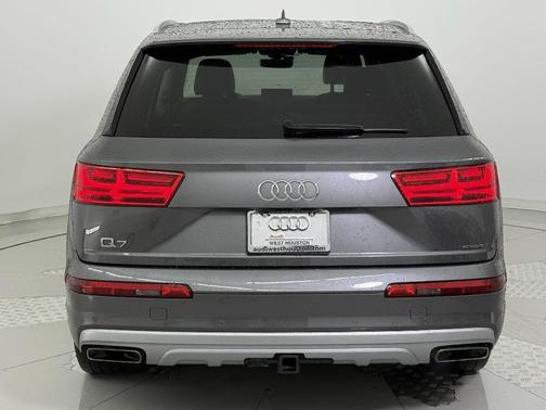 2019 Audi Q7 45 Premium Plus