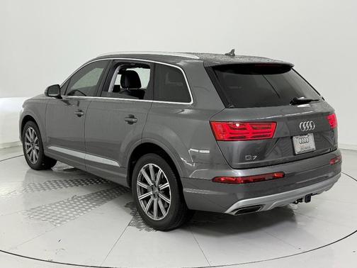 2019 Audi Q7 45 Premium Plus