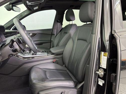 Mythos Black Metallic 2023 Audi Q7 45 Premium Plus
