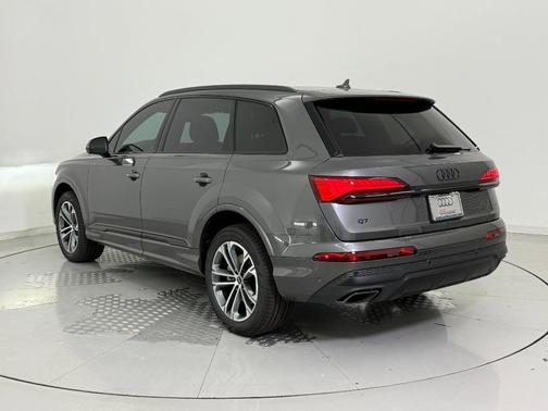 2026 Audi Q7 45 Premium