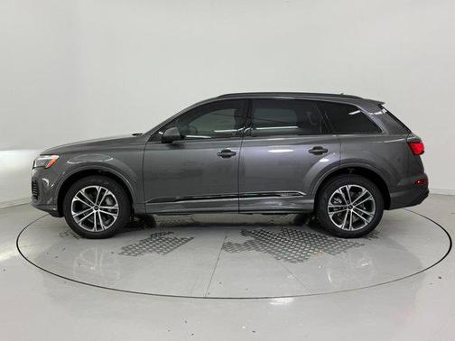 2026 Audi Q7 45 Premium