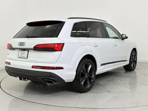 Glacier White Metallic 2025 Audi Q7 55 Premium Plus