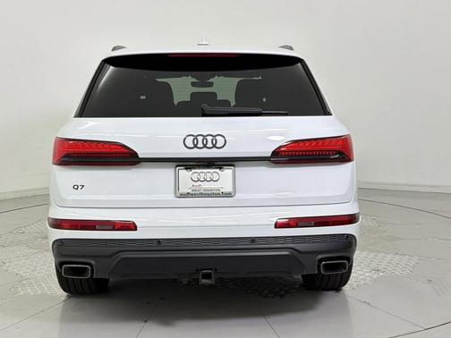 Glacier White Metallic 2025 Audi Q7 55 Premium Plus