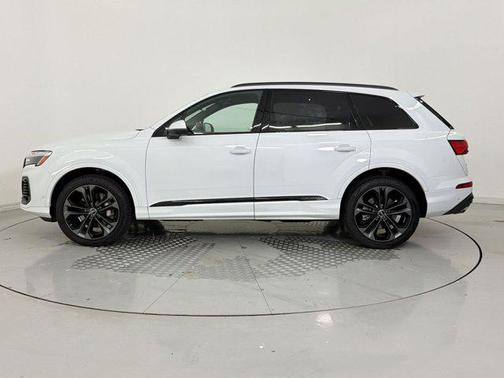 Glacier White Metallic 2025 Audi Q7 55 Premium Plus