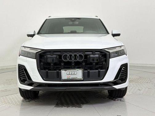 Glacier White Metallic 2025 Audi Q7 55 Premium Plus