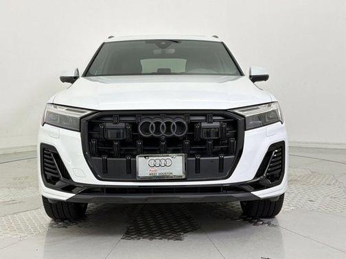 Glacier White Metallic 2025 Audi Q7 55 Premium Plus