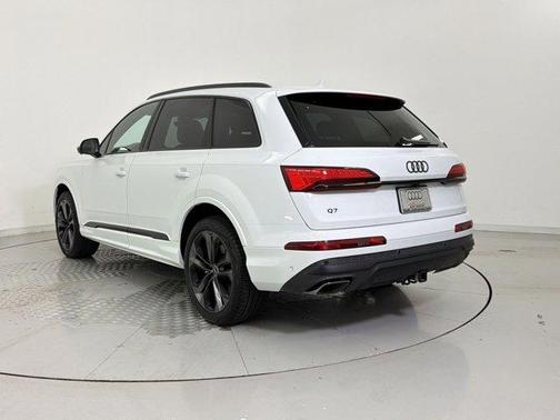 Glacier White Metallic 2025 Audi Q7 55 Premium Plus