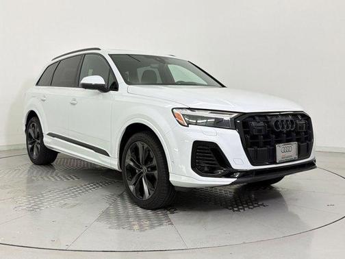 Glacier White Metallic 2025 Audi Q7 55 Premium Plus