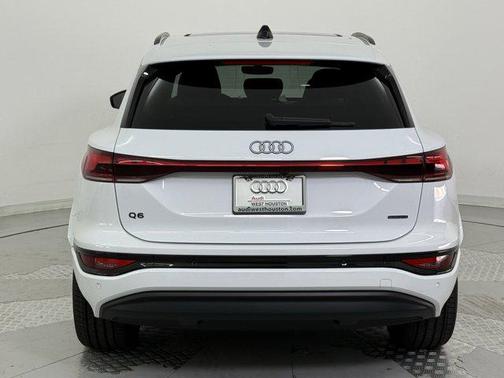 2025 Audi Q6 e-tron Premium Plus quattro