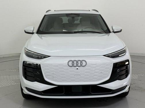 2025 Audi Q6 e-tron Premium Plus quattro