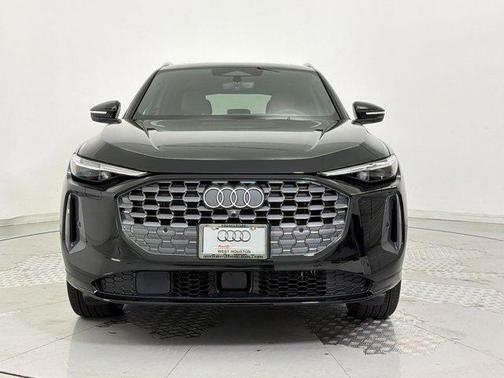 Mythos Black Metallic 2026 Audi Q5 Premium Plus TFSI quattro S tronic