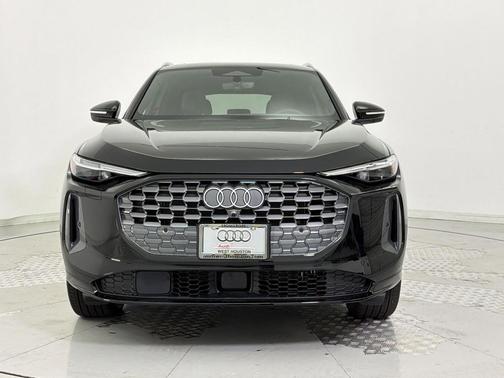 Mythos Black Metallic 2026 Audi Q5 Premium Plus