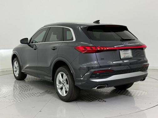 2025 Audi Q5 Premium TFSI quattro S tronic