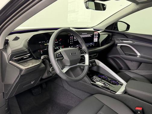 2025 Audi Q5 Premium TFSI quattro S tronic