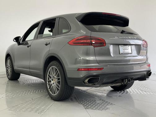 2016 Porsche Cayenne Base