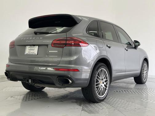 2016 Porsche Cayenne Base