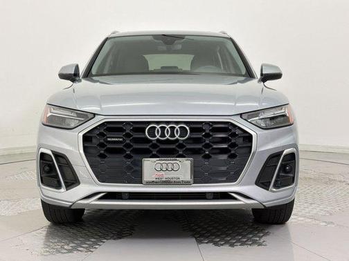 Florett Silver Metallic 2023 Audi Q5 45 S line Premium