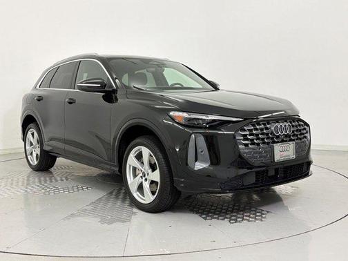 Mythos Black Metallic 2026 Audi Q5 Premium Plus TFSI quattro S tronic