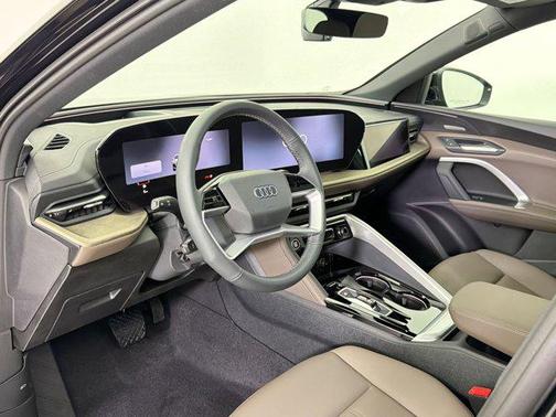 Mythos Black Metallic 2026 Audi Q5 Premium Plus TFSI quattro S tronic