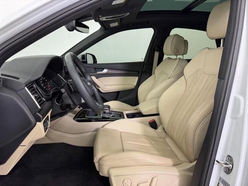 2023 Audi Q5 45 S line Premium
