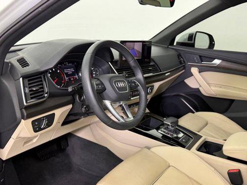 2023 Audi Q5 45 S line Premium