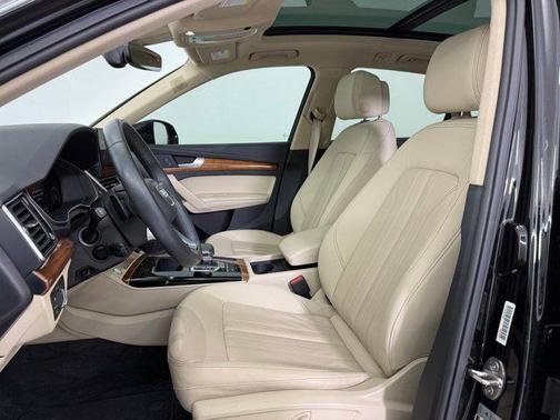 2023 Audi Q5 45 S line Premium Plus