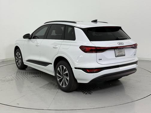 2025 Audi Q6 e-tron Premium quattro