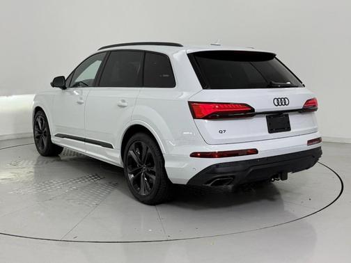 2025 Audi Q7 55 Prestige