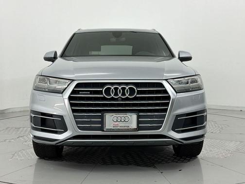 Silver 2019 Audi Q7 45 Premium Plus