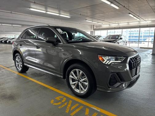 2025 Audi Q3 Premium 45 TFSI S line quattro Tiptronic