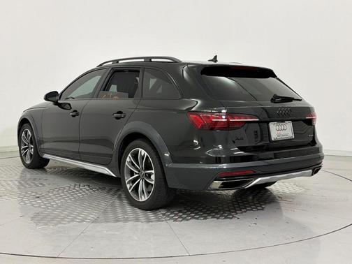 Mythos Black Metallic 2023 Audi A4 allroad 45 Premium Plus