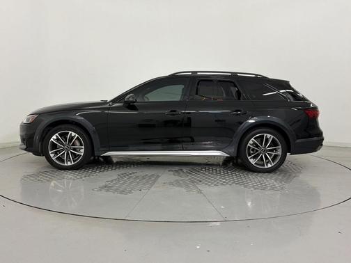 Mythos Black Metallic 2023 Audi A4 allroad 45 Premium Plus