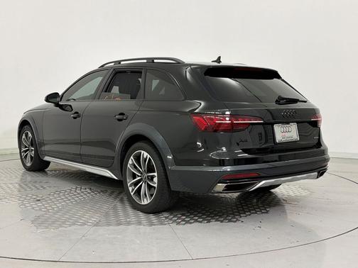 Mythos Black Metallic 2023 Audi A4 allroad 45 Premium Plus