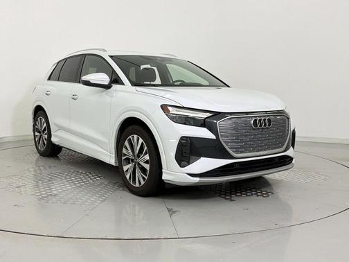 Glacier White Metallic 2023 Audi Q4 e-tron Premium Plus 40 RWD