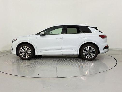 Glacier White Metallic 2023 Audi Q4 e-tron Premium Plus 40 RWD