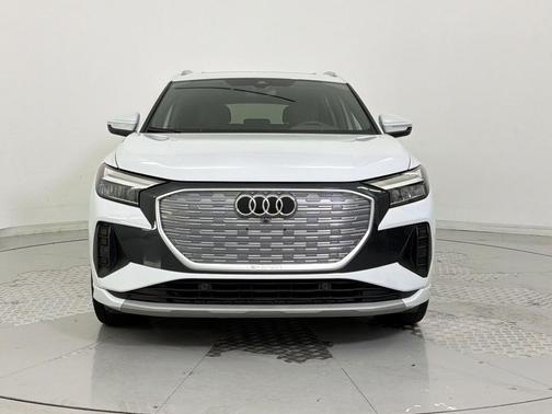 Glacier White Metallic 2023 Audi Q4 e-tron Premium Plus 40 RWD