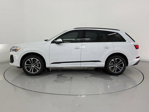 2025 Audi Q7 45 Premium Plus