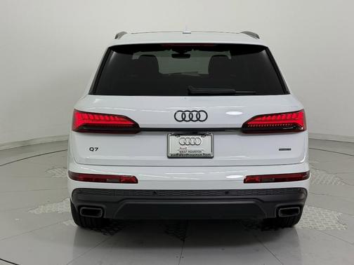 2025 Audi Q7 45 Premium Plus