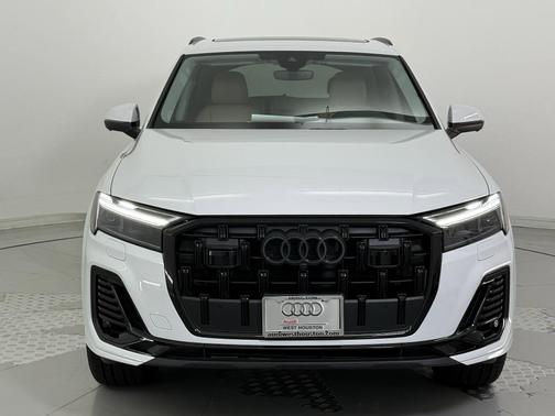 2025 Audi Q7 45 Premium Plus