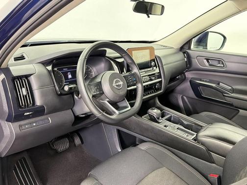 Deep Ocean Blue Pearl 2024 Nissan Pathfinder SV FWD
