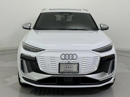 2025 Audi SQ6 e-tron Premium quattro