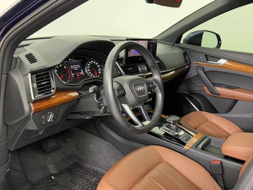 2022 Audi Q5 45 S line Premium