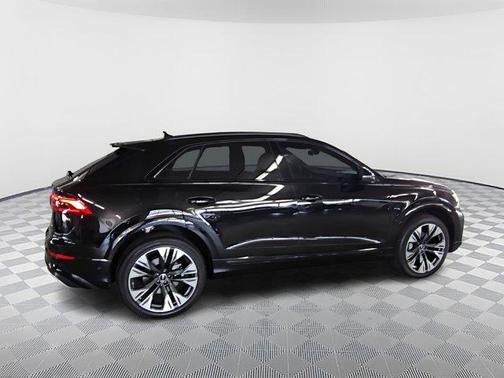 2025 Audi Q8 55 Premium Plus